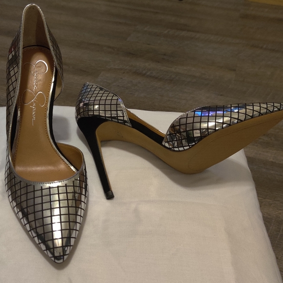 Jessica Simpson - Picture 2 of 3